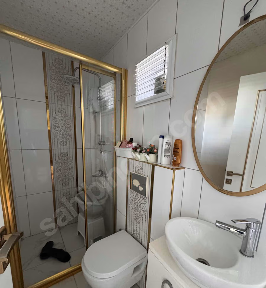 Mersin Mezitli Akdeniz Mahallesi 4+1 220 m² Doğalgaz Kombili Satılık Daire