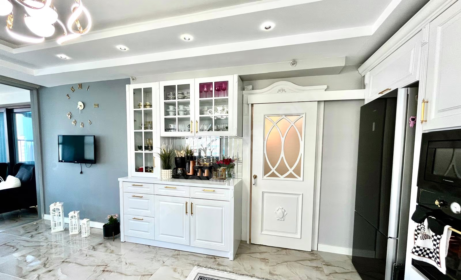Mersin Mezitli Akdeniz Mahallesi 4+1 250 m² Doğalgaz Kombili Satılık Daire
