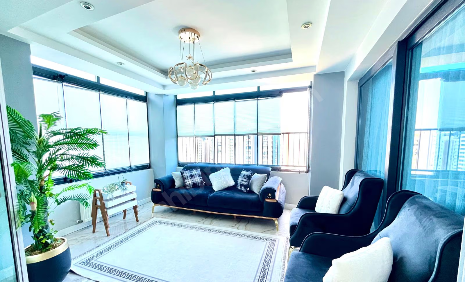 Mersin Mezitli Akdeniz Mahallesi 4+1 250 m² Doğalgaz Kombili Satılık Daire