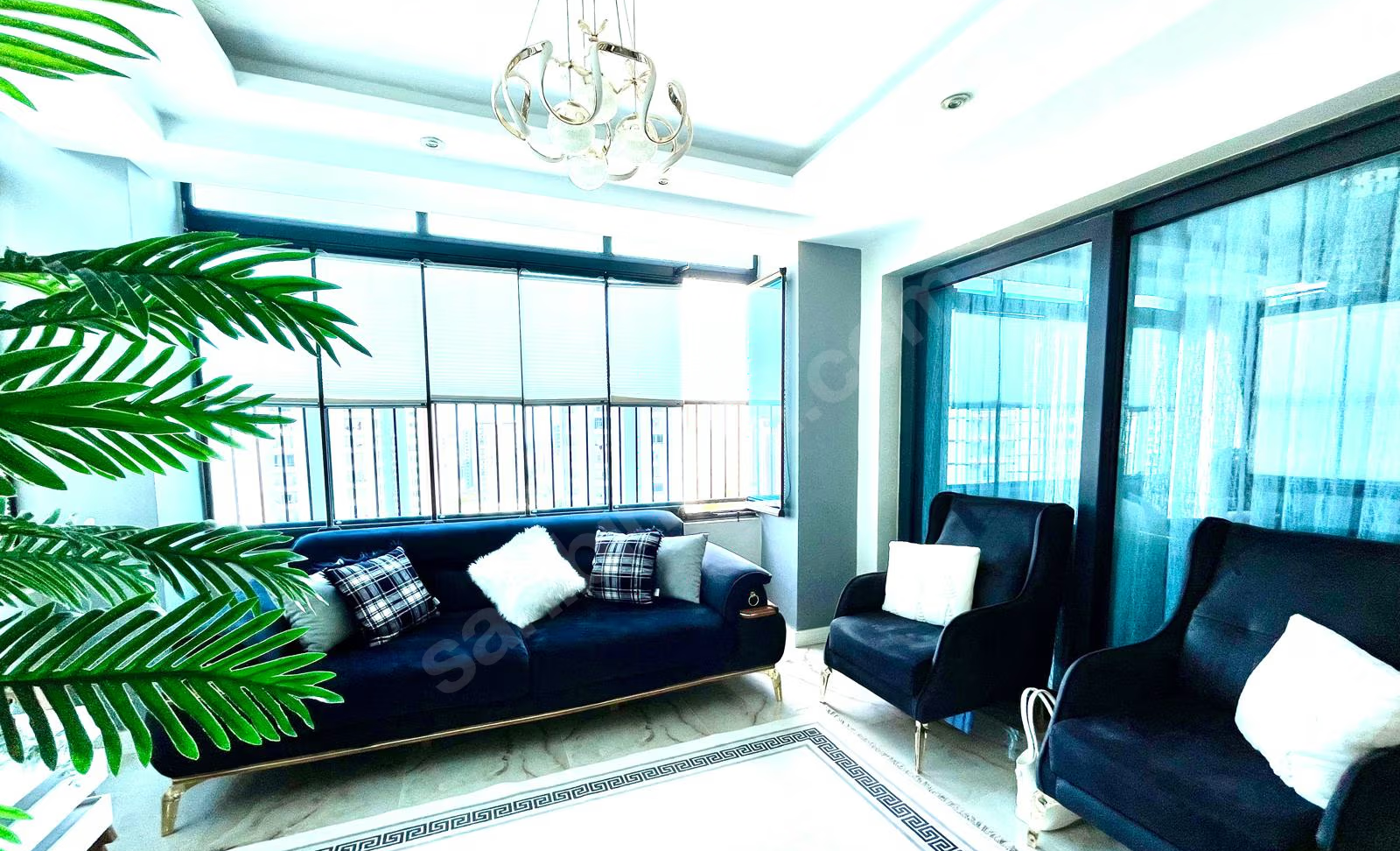 Mersin Mezitli Akdeniz Mahallesi 4+1 250 m² Doğalgaz Kombili Satılık Daire