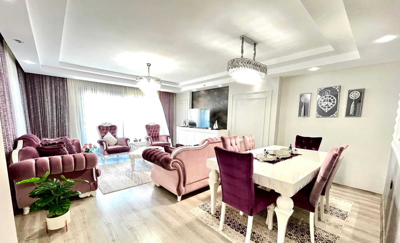 Mersin Mezitli Akdeniz Mahallesi 4+1 250 m² Doğalgaz Kombili Satılık Daire