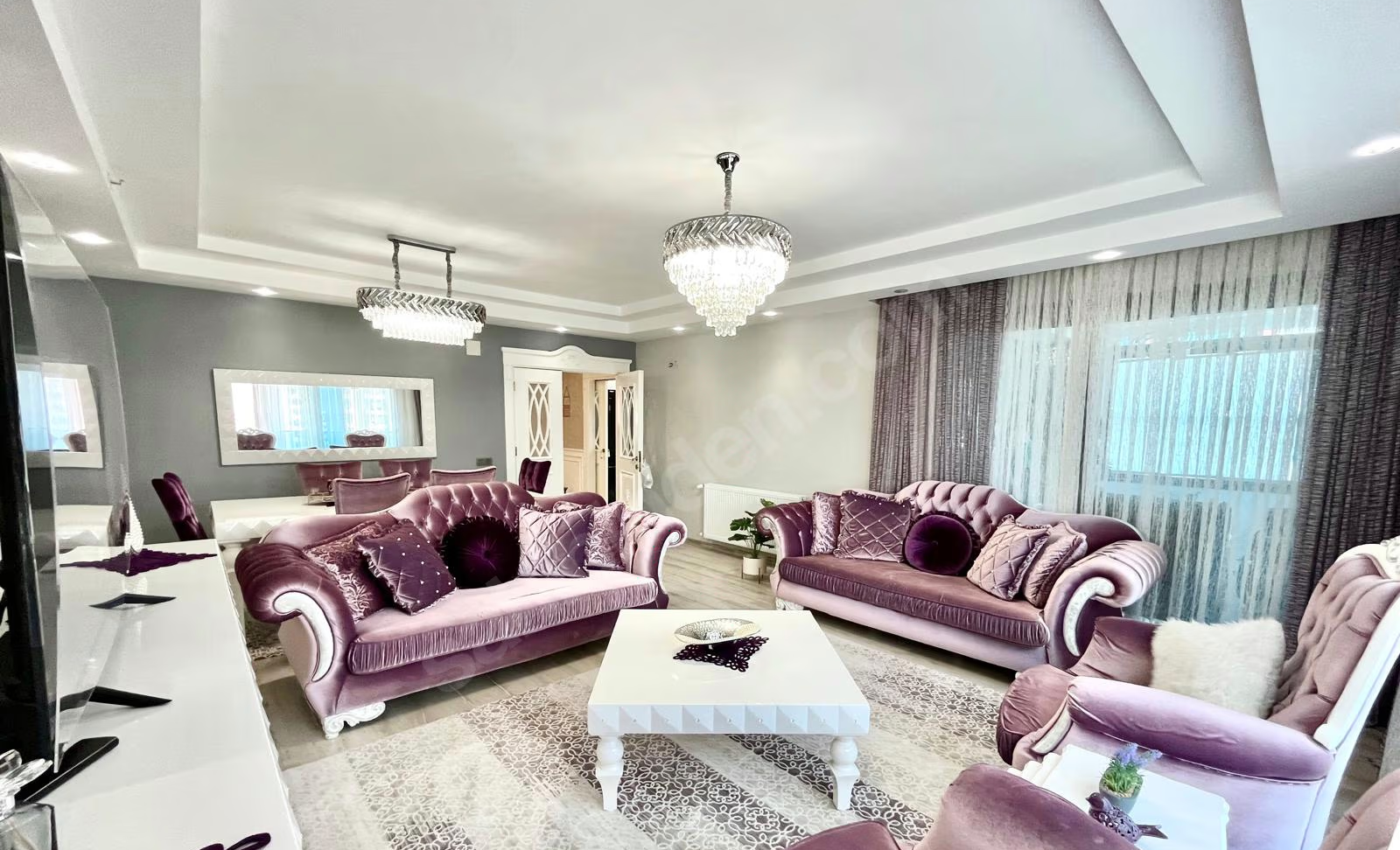Mersin Mezitli Akdeniz Mahallesi 4+1 250 m² Doğalgaz Kombili Satılık Daire