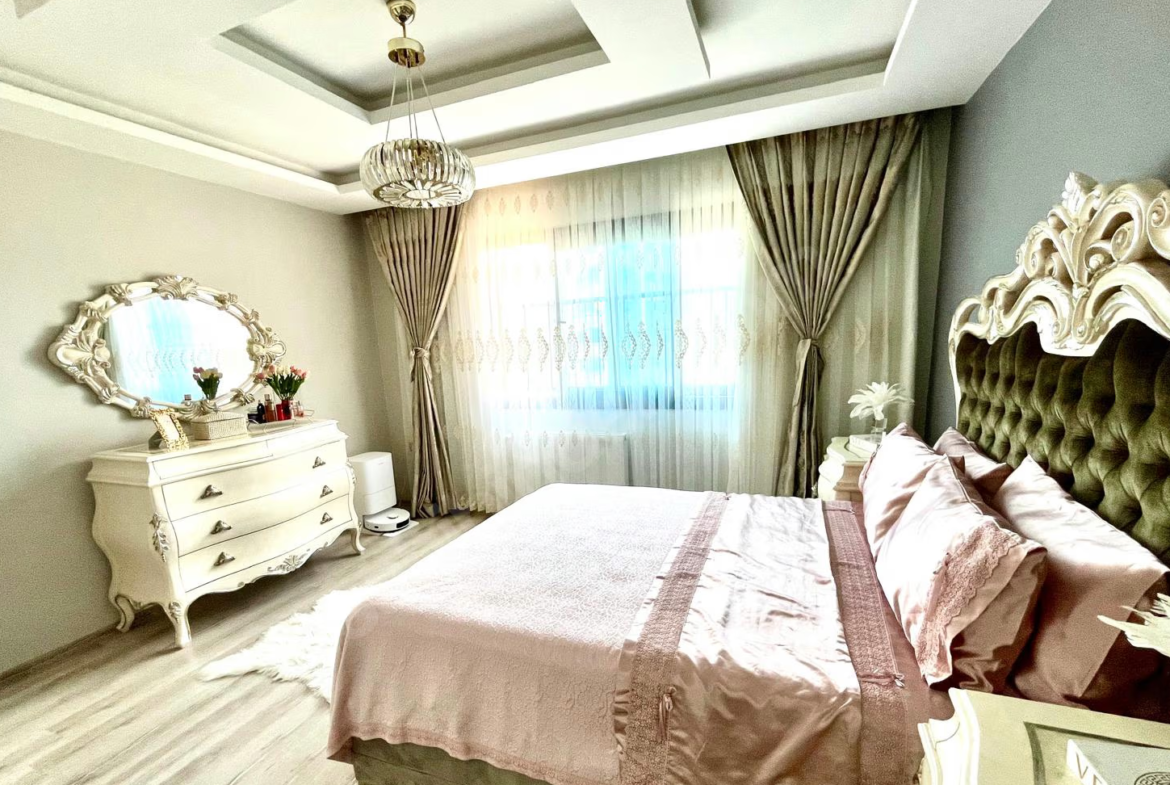 Mersin Mezitli Akdeniz Mahallesi 4+1 250 m² Doğalgaz Kombili Satılık Daire