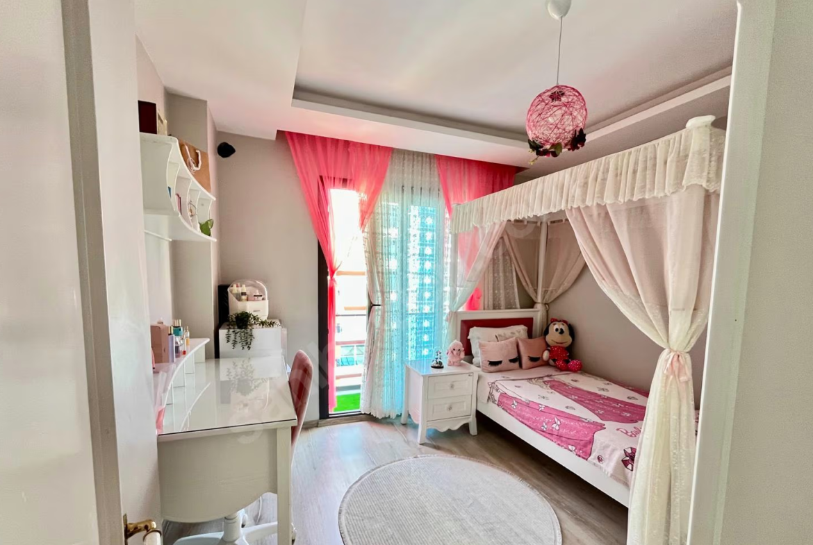 Mersin Mezitli Akdeniz Mahallesi 4+1 250 m² Doğalgaz Kombili Satılık Daire