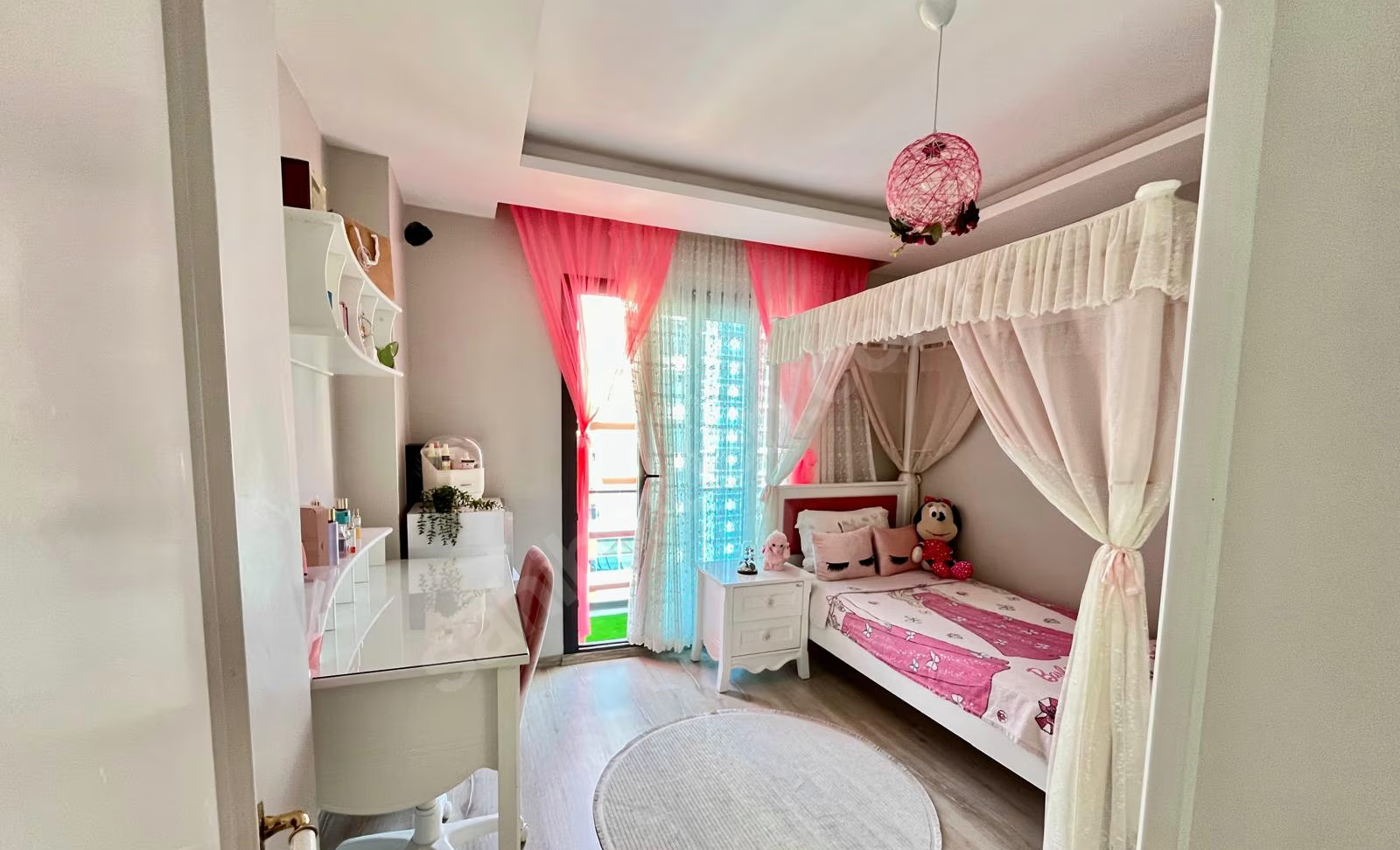 Mersin Mezitli Akdeniz Mahallesi 4+1 250 m² Doğalgaz Kombili Satılık Daire