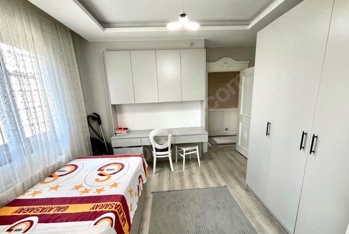 Mersin Mezitli Akdeniz Mahallesi 4+1 250 m² Doğalgaz Kombili Satılık Daire