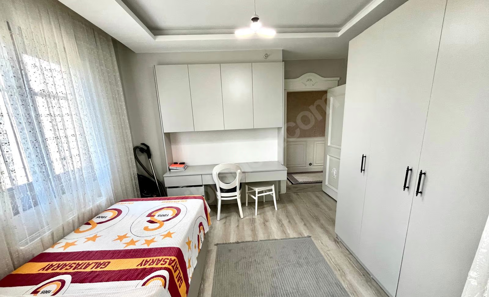 Mersin Mezitli Akdeniz Mahallesi 4+1 250 m² Doğalgaz Kombili Satılık Daire
