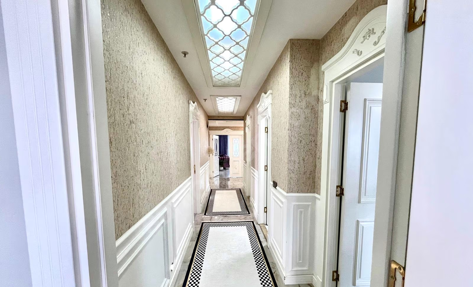 Mersin Mezitli Akdeniz Mahallesi 4+1 250 m² Doğalgaz Kombili Satılık Daire