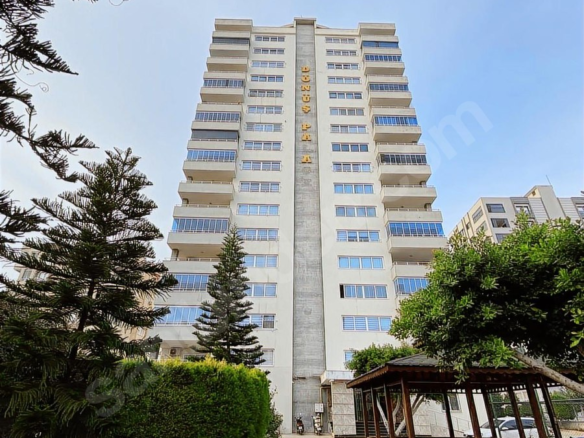 Mersin Mezitli Akdeniz Mahallesi 4+1 260 m² Doğalgaz Kombili Satılık Daire