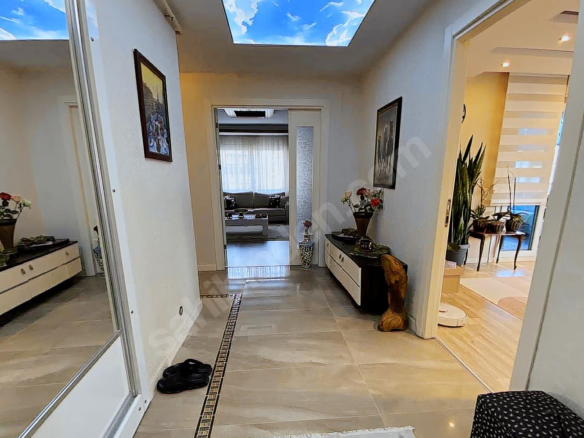 Mersin Mezitli Akdeniz Mahallesi 4+1 260 m² Doğalgaz Kombili Satılık Daire