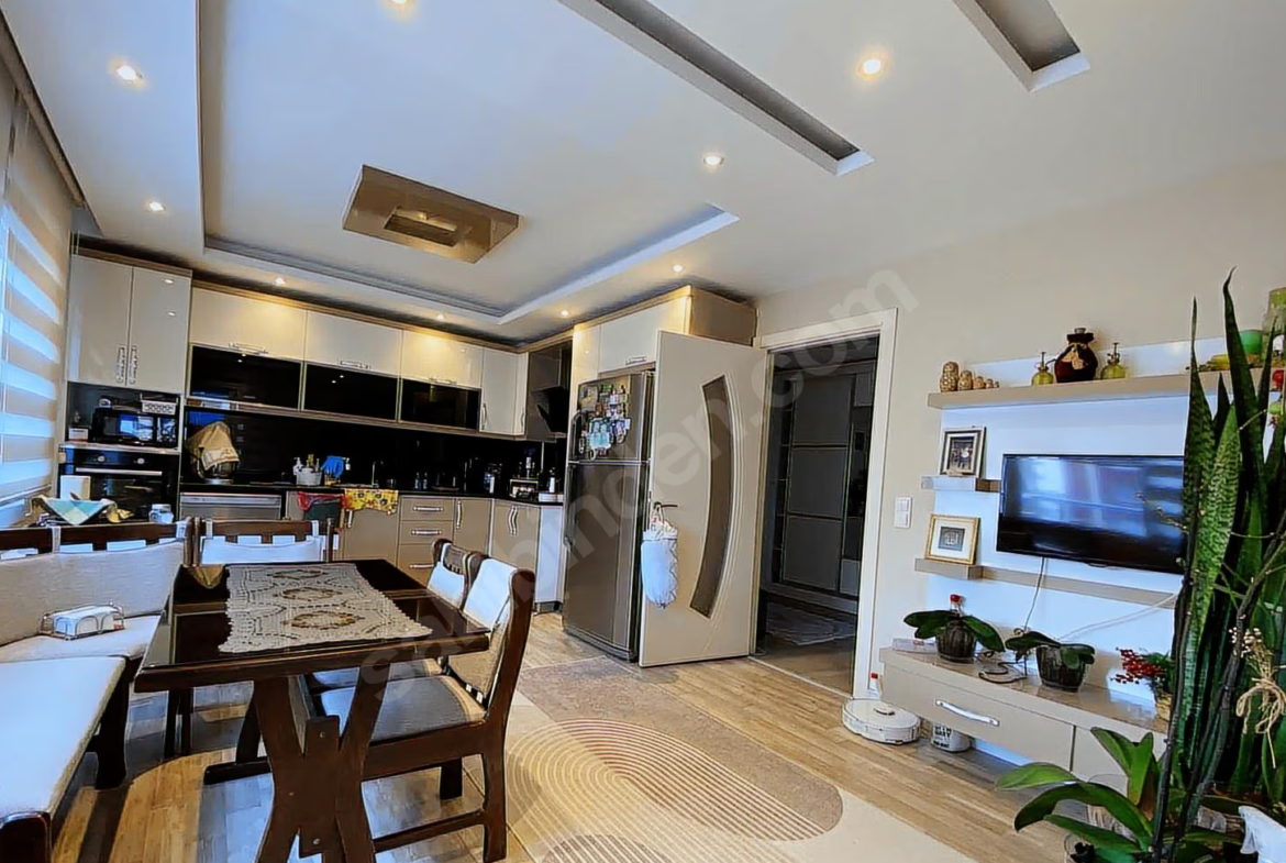 Mersin Mezitli Akdeniz Mahallesi 4+1 260 m² Doğalgaz Kombili Satılık Daire