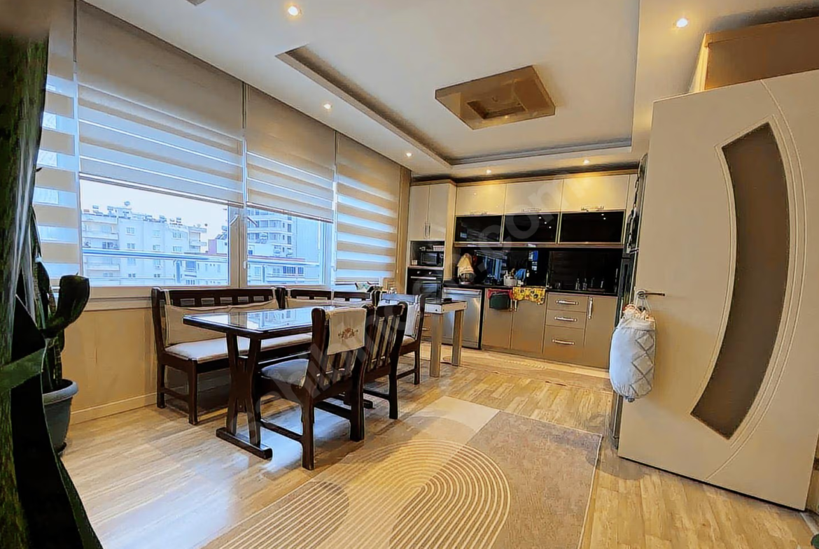 Mersin Mezitli Akdeniz Mahallesi 4+1 260 m² Doğalgaz Kombili Satılık Daire