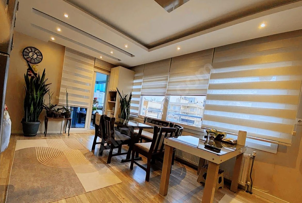 Mersin Mezitli Akdeniz Mahallesi 4+1 260 m² Doğalgaz Kombili Satılık Daire