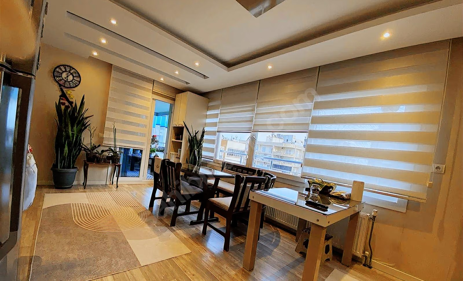 Mersin Mezitli Akdeniz Mahallesi 4+1 260 m² Doğalgaz Kombili Satılık Daire