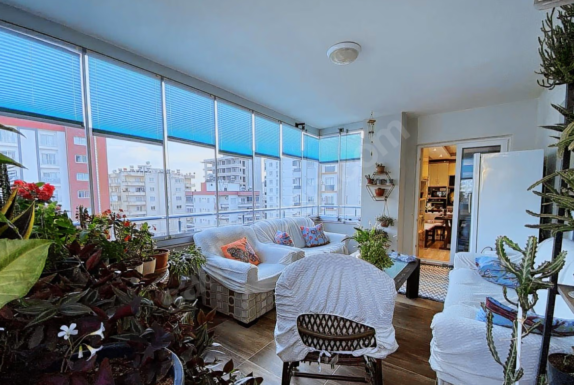Mersin Mezitli Akdeniz Mahallesi 4+1 260 m² Doğalgaz Kombili Satılık Daire