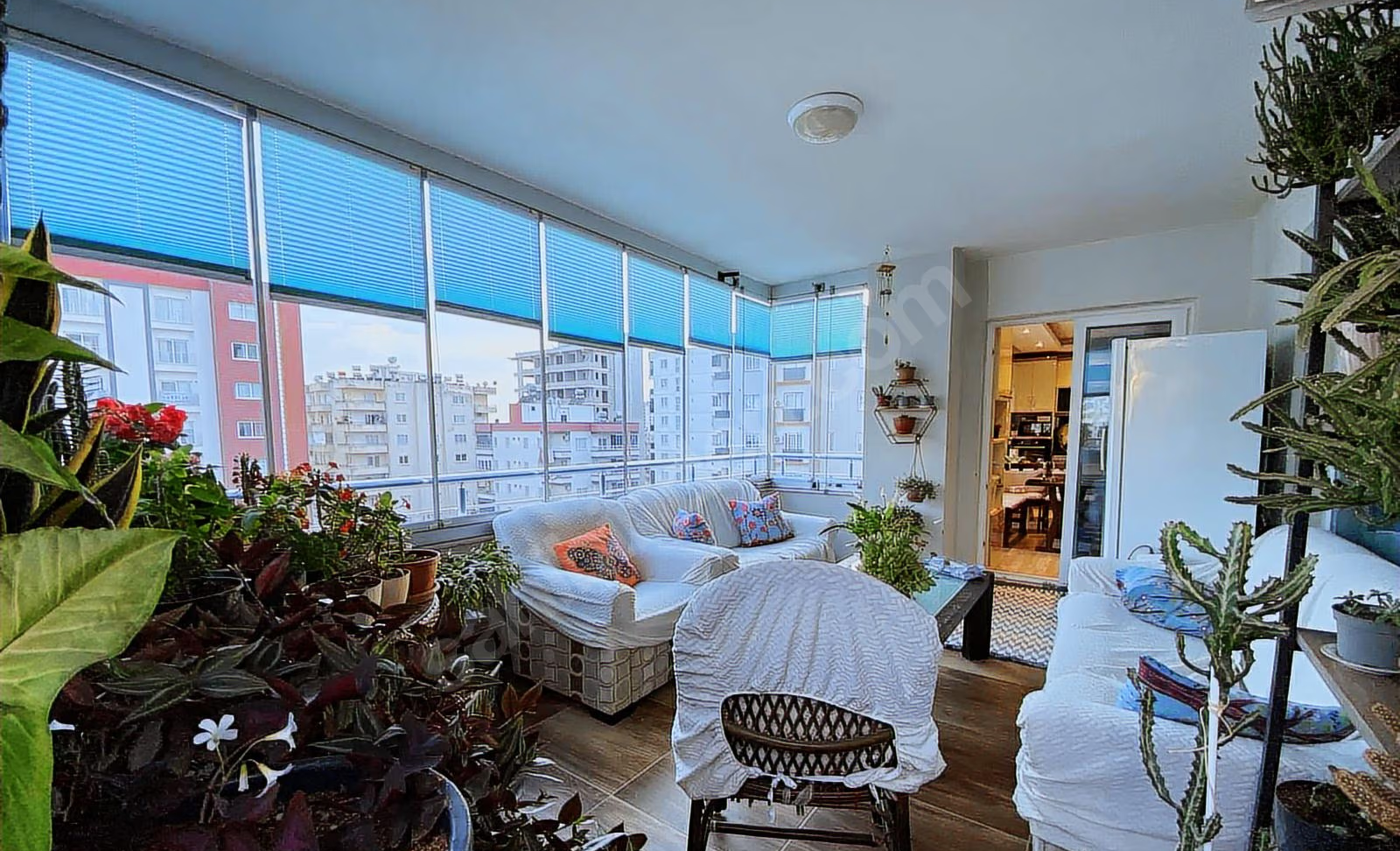 Mersin Mezitli Akdeniz Mahallesi 4+1 260 m² Doğalgaz Kombili Satılık Daire