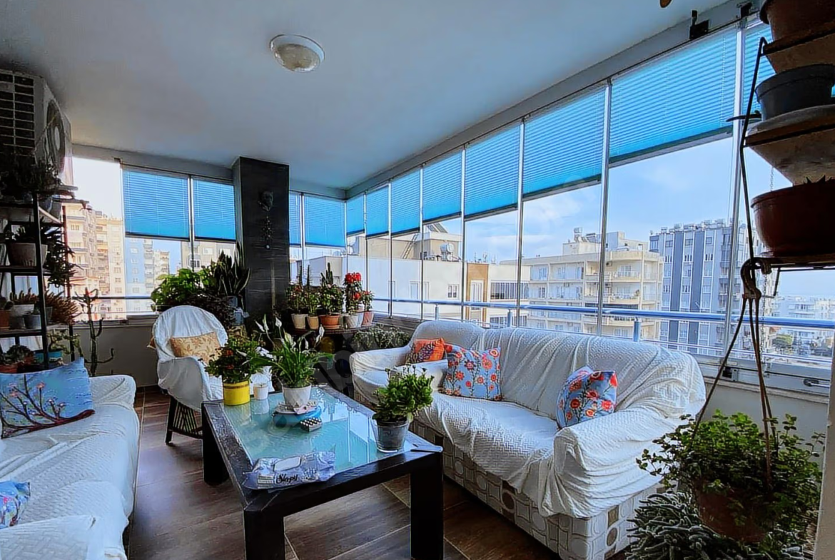 Mersin Mezitli Akdeniz Mahallesi 4+1 260 m² Doğalgaz Kombili Satılık Daire