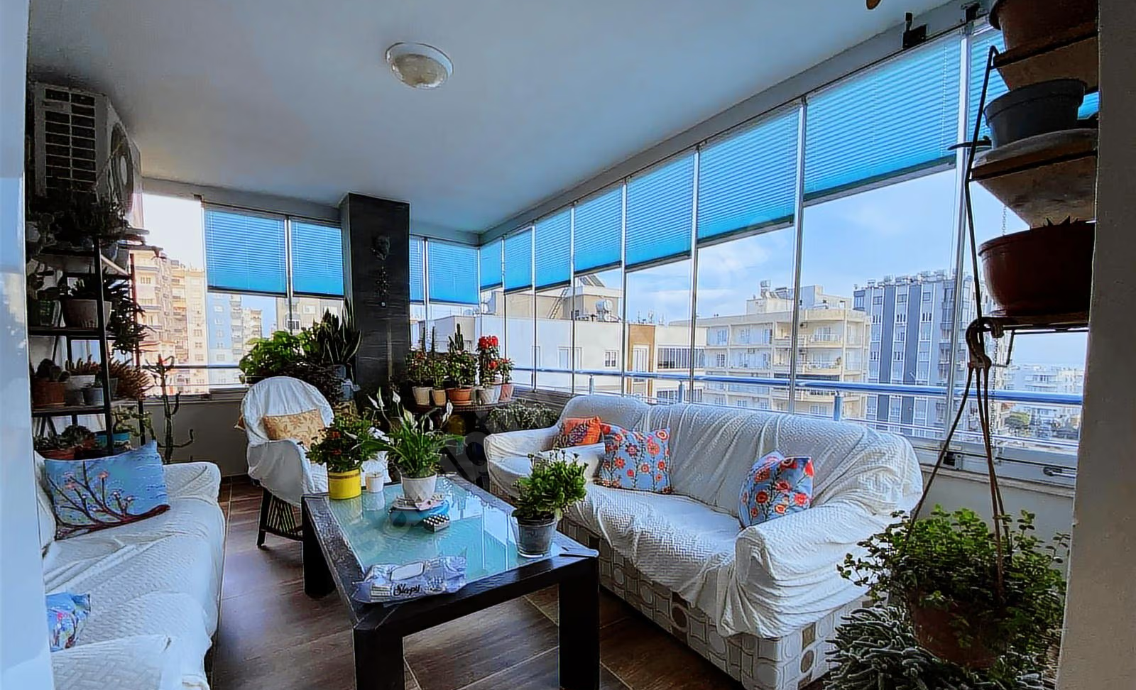 Mersin Mezitli Akdeniz Mahallesi 4+1 260 m² Doğalgaz Kombili Satılık Daire