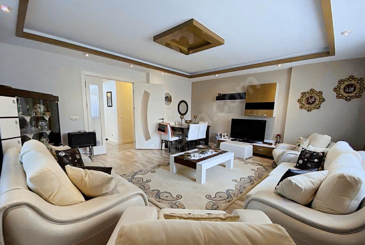 Mersin Mezitli Akdeniz Mahallesi 4+1 260 m² Doğalgaz Kombili Satılık Daire