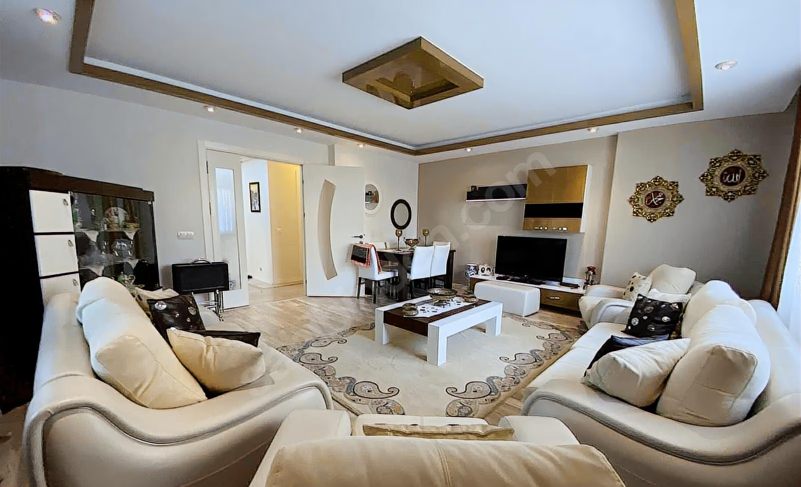 Mersin Mezitli Akdeniz Mahallesi 4+1 260 m² Doğalgaz Kombili Satılık Daire