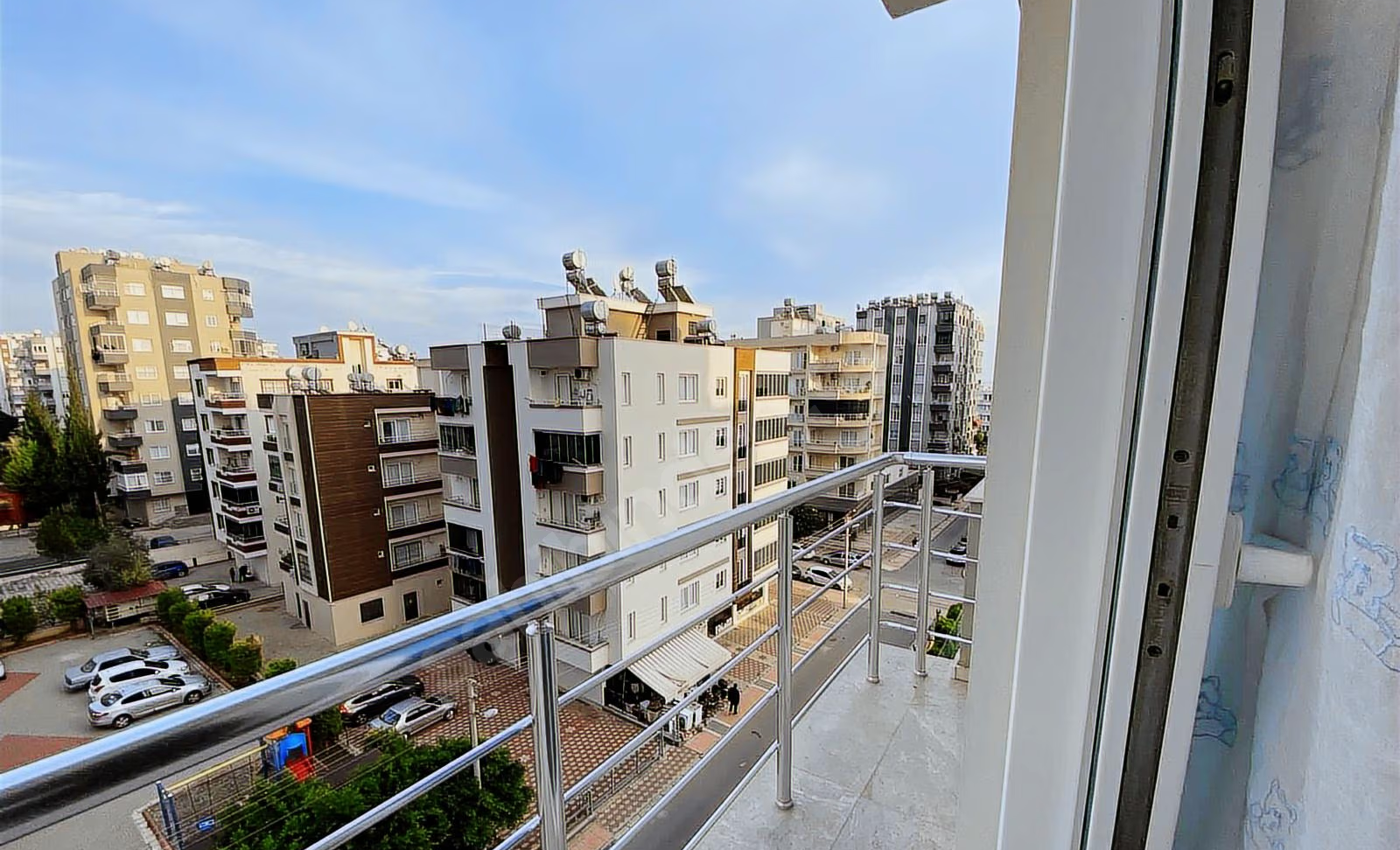 Mersin Mezitli Akdeniz Mahallesi 4+1 260 m² Doğalgaz Kombili Satılık Daire