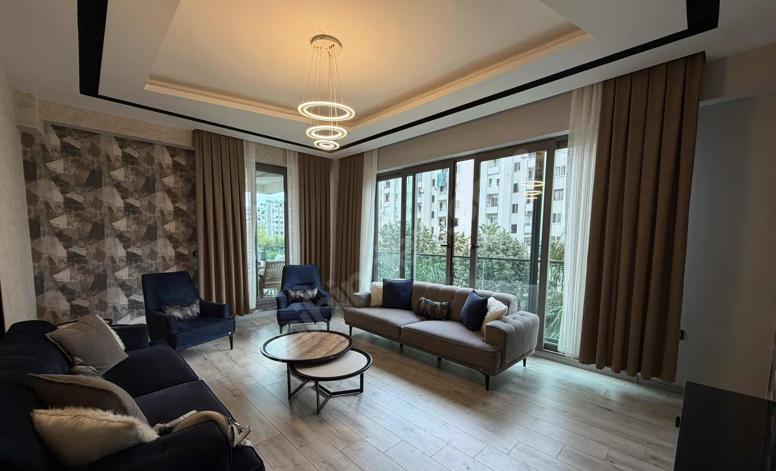 Mersin Mezitli Cumhuriyet Mahallesi 4+1 250 m² Yerden Isıtma Satılık Daire