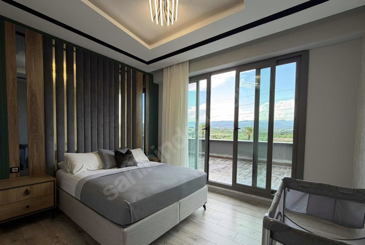 Mersin Mezitli Cumhuriyet Mahallesi 4+1 250 m² Yerden Isıtma Satılık Daire