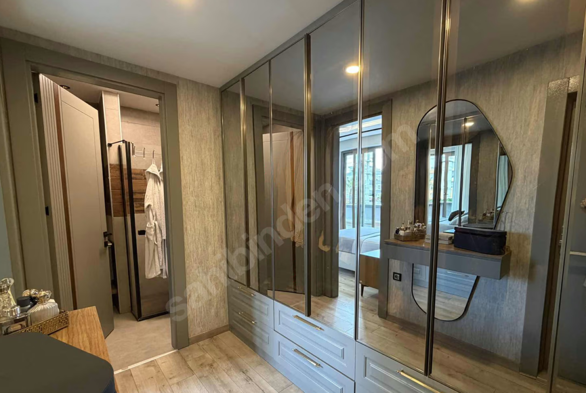Mersin Mezitli Cumhuriyet Mahallesi 4+1 250 m² Yerden Isıtma Satılık Daire