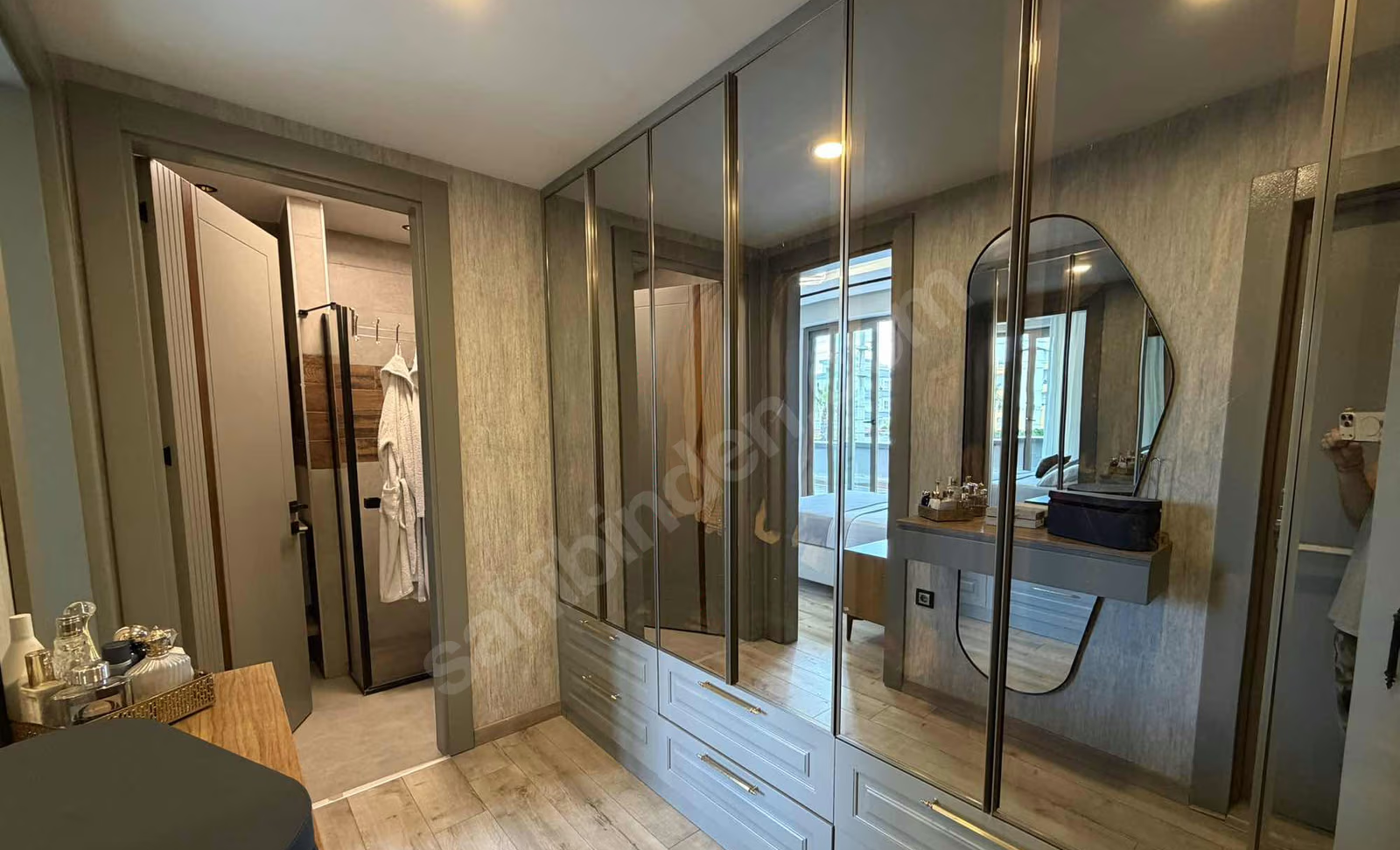 Mersin Mezitli Cumhuriyet Mahallesi 4+1 250 m² Yerden Isıtma Satılık Daire