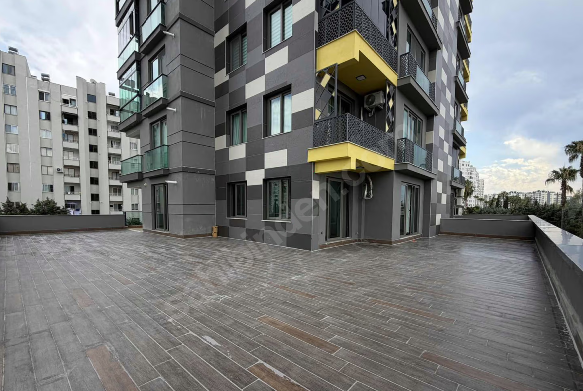 Mersin Mezitli Cumhuriyet Mahallesi 4+1 250 m² Yerden Isıtma Satılık Daire