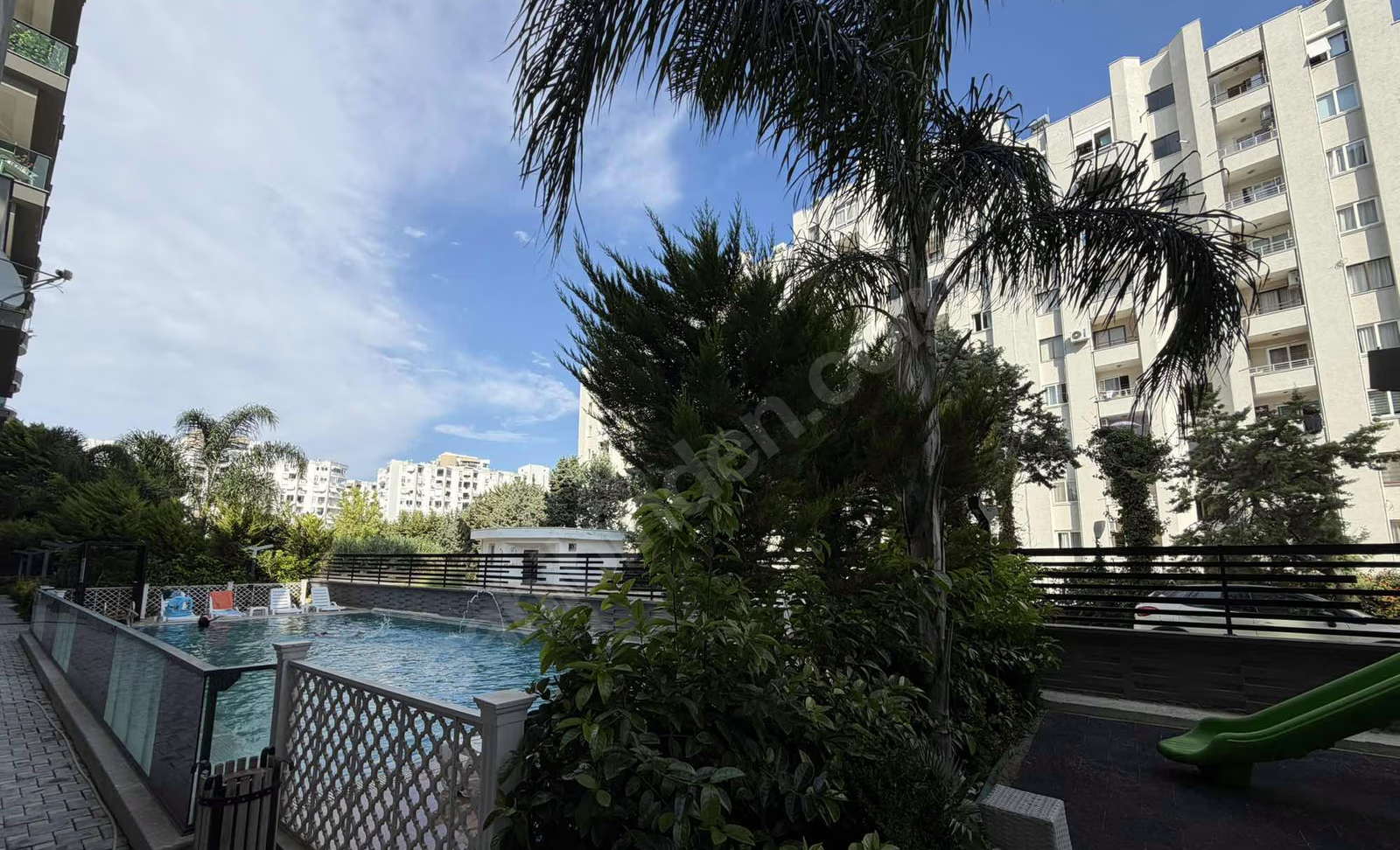 Mersin Mezitli Cumhuriyet Mahallesi 4+1 250 m² Yerden Isıtma Satılık Daire
