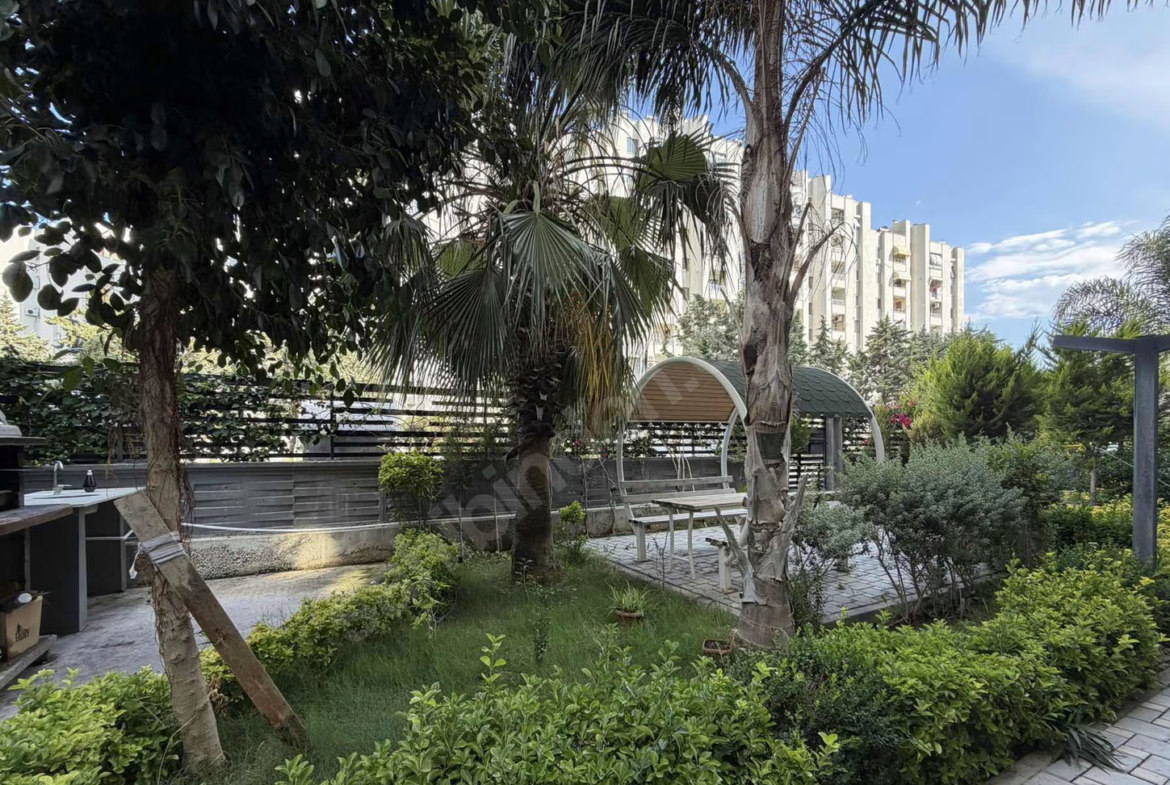 Mersin Mezitli Cumhuriyet Mahallesi 4+1 250 m² Yerden Isıtma Satılık Daire