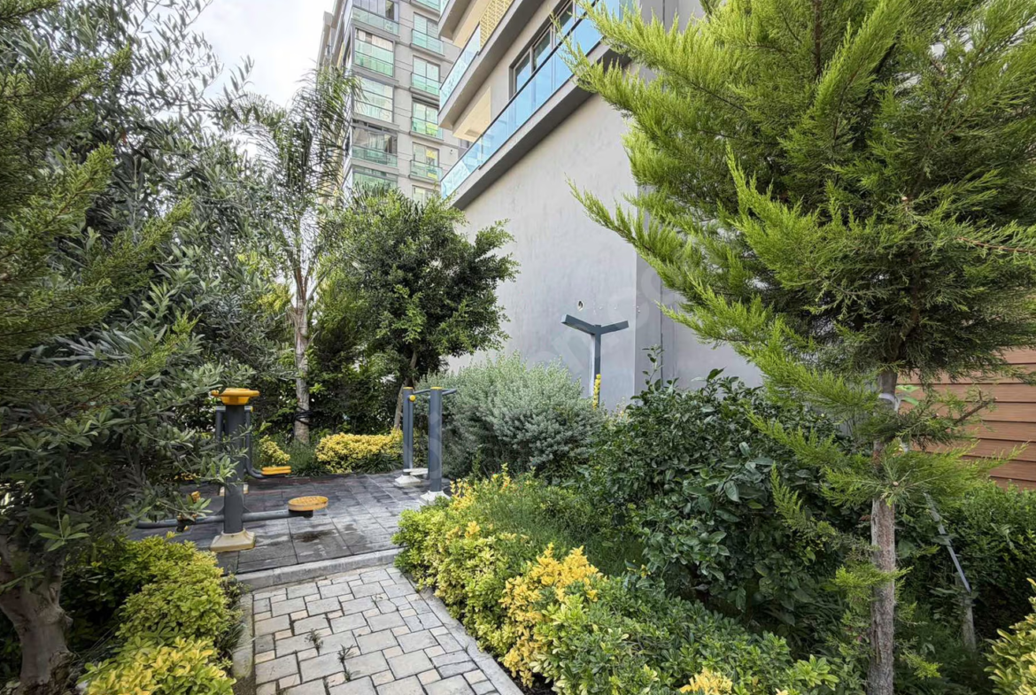 Mersin Mezitli Cumhuriyet Mahallesi 4+1 250 m² Yerden Isıtma Satılık Daire