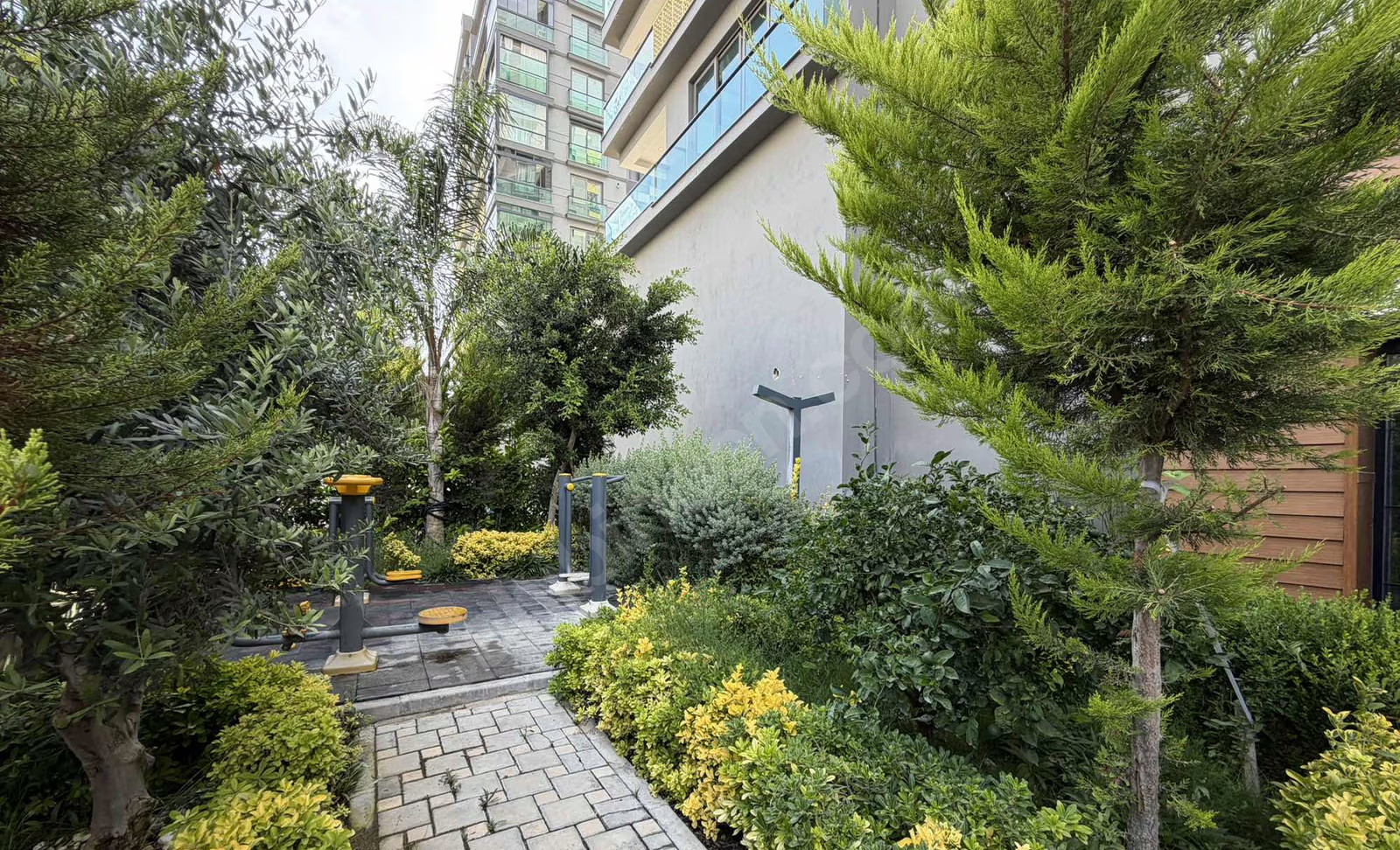 Mersin Mezitli Cumhuriyet Mahallesi 4+1 250 m² Yerden Isıtma Satılık Daire