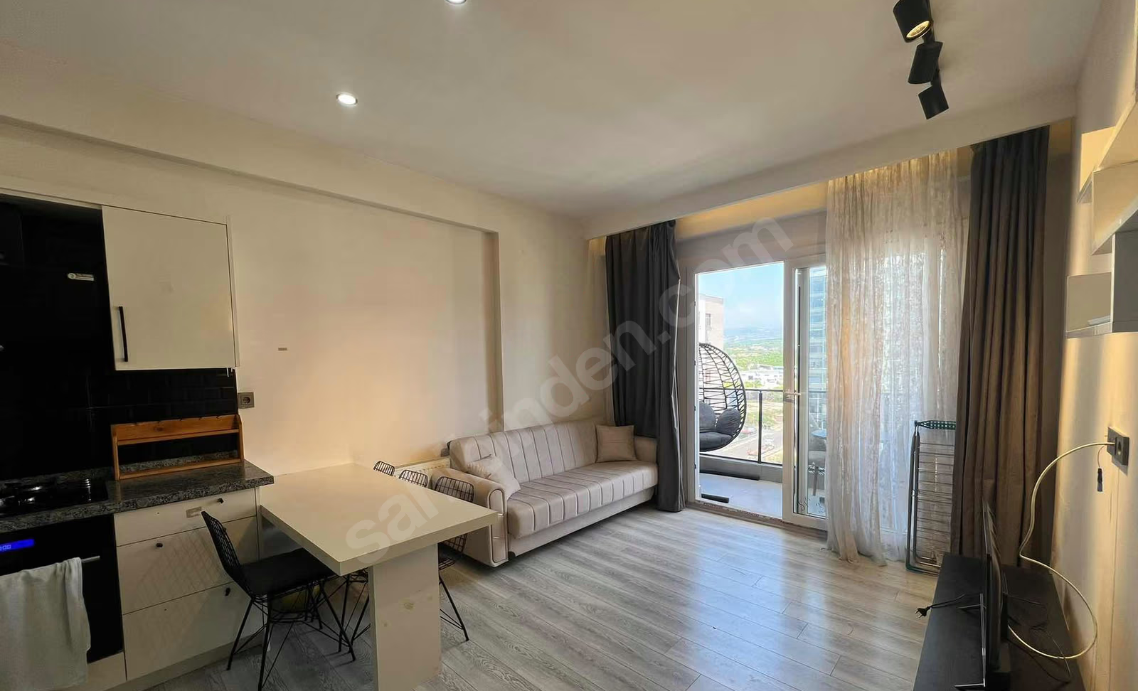 Mersin Mezitli Deniz Mahallesi 1+1 55 m² Doğalgaz Kombili Kiralık Daire 4 Mersin Mezitli Deniz Mahallesi 1+1 55 m² Doğalgaz Kombili Kiralık Daire