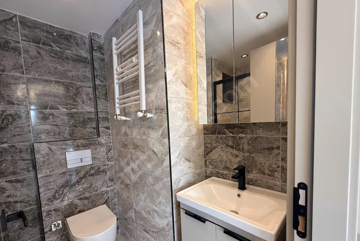 Mersin Mezitli Deniz Mahallesi 1+1 55 m² Doğalgaz Kombili Satılık Daire