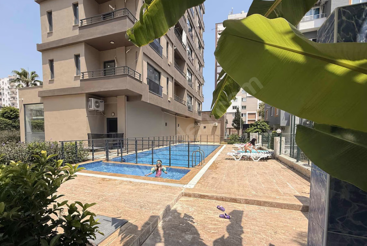 Mersin Mezitli Deniz Mahallesi 1+1 55 m² Doğalgaz Kombili Satılık Daire