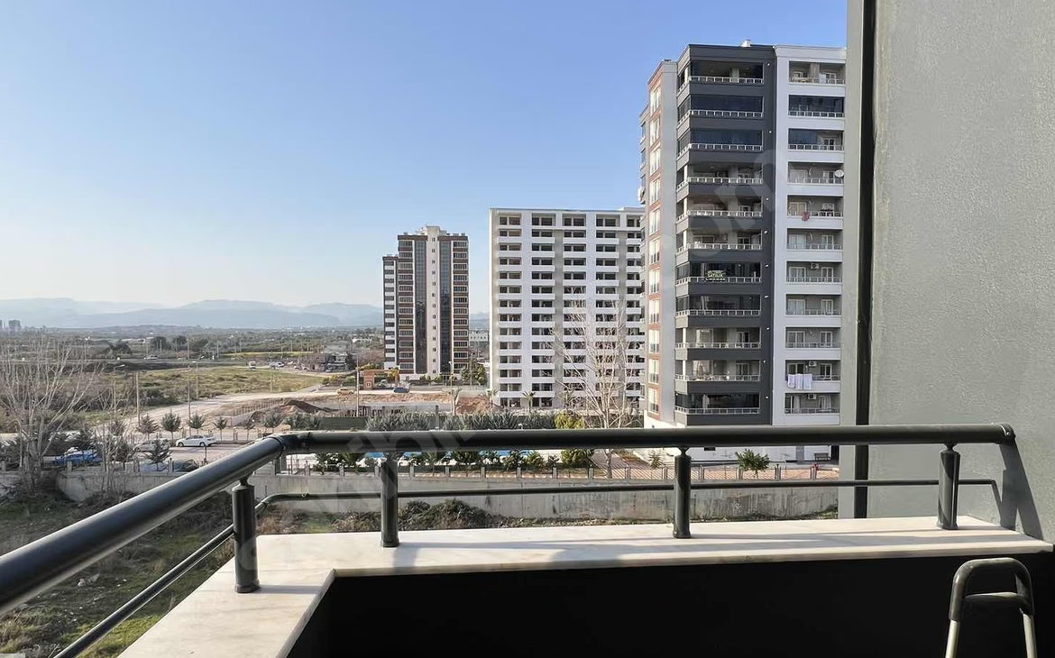Mersin Mezitli Deniz Mahallesi 1+1 55 m² Klima Kiralık Daire