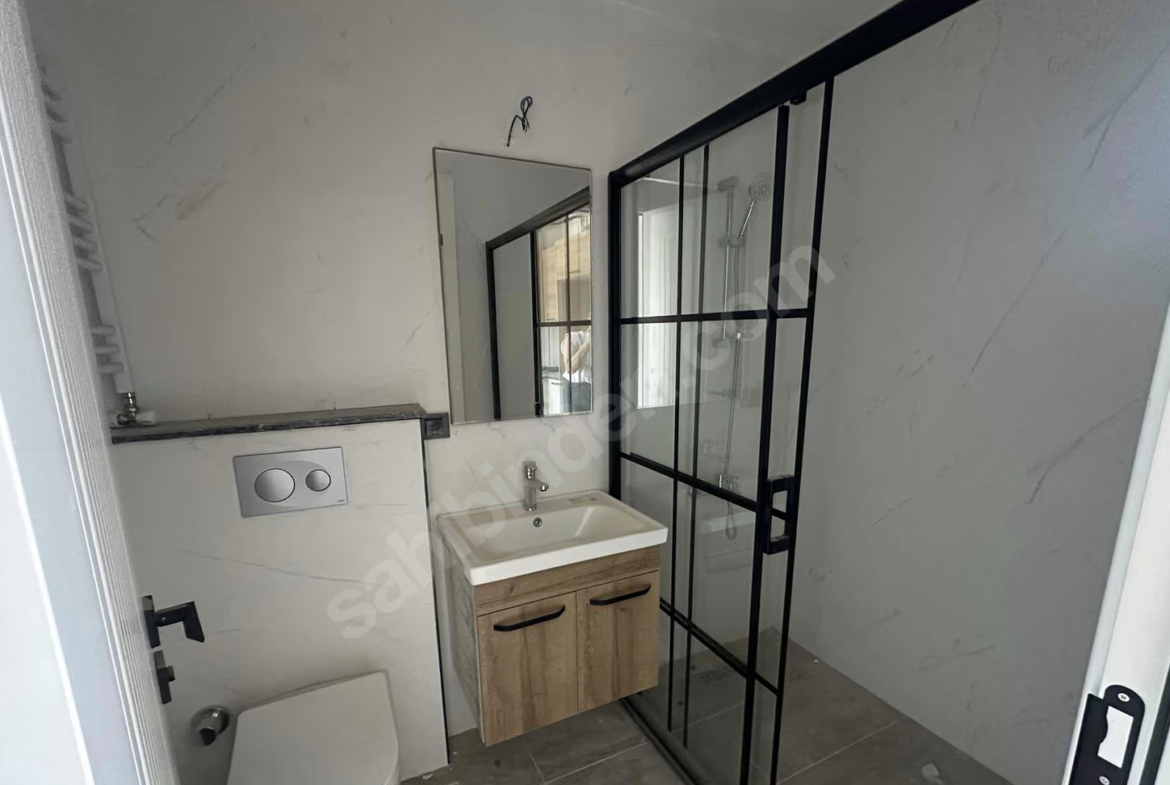 Mersin Mezitli Deniz Mahallesi 1+1 62 m² Doğalgaz Kombili Kiralık Daire
