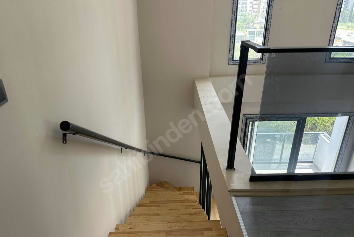 Mersin Mezitli Deniz Mahallesi 1+1 62 m² Doğalgaz Kombili Kiralık Daire