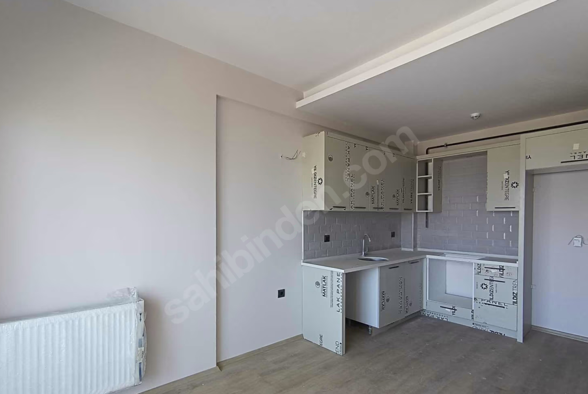 Mersin Mezitli Deniz Mahallesi 1+1 65 m² Doğalgaz Kombili Satılık Daire