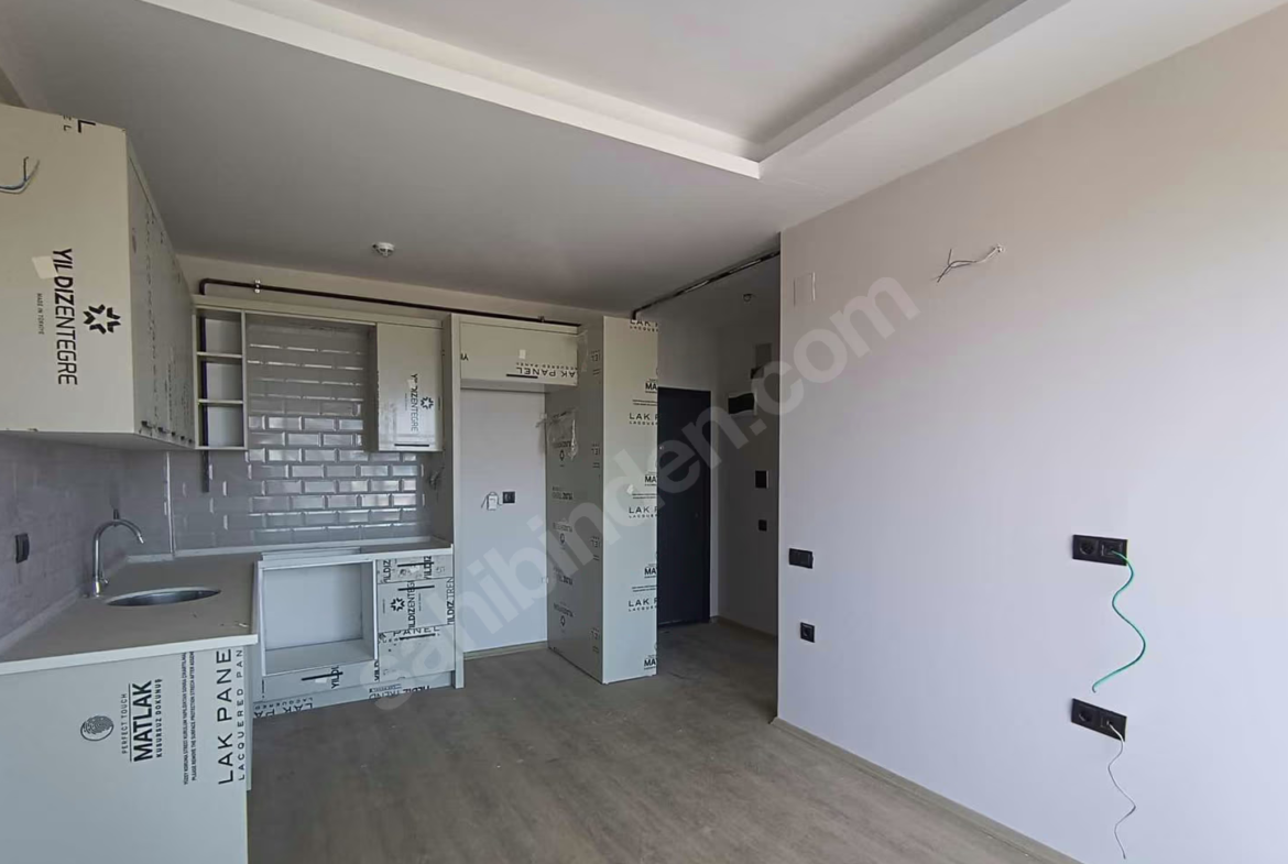 Mersin Mezitli Deniz Mahallesi 1+1 65 m² Doğalgaz Kombili Satılık Daire