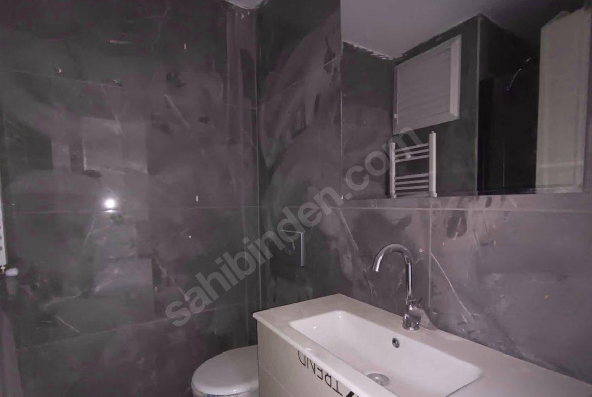 Mersin Mezitli Deniz Mahallesi 1+1 65 m² Doğalgaz Kombili Satılık Daire