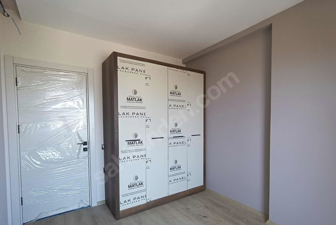 Mersin Mezitli Deniz Mahallesi 1+1 65 m² Doğalgaz Kombili Satılık Daire
