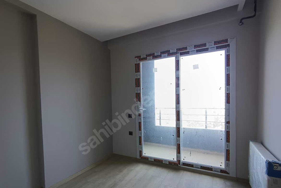 Mersin Mezitli Deniz Mahallesi 1+1 65 m² Doğalgaz Kombili Satılık Daire