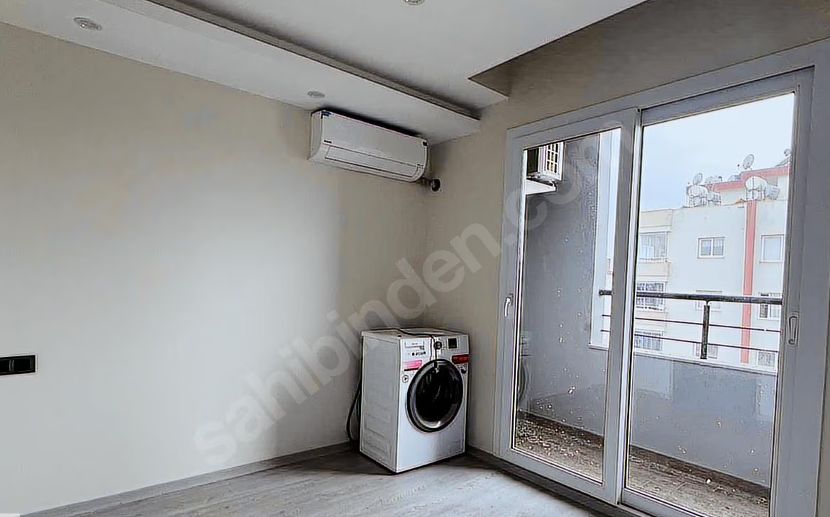 Mersin Mezitli Deniz Mahallesi 2+1 107 m² Doğalgaz Kombili Satılık Daire