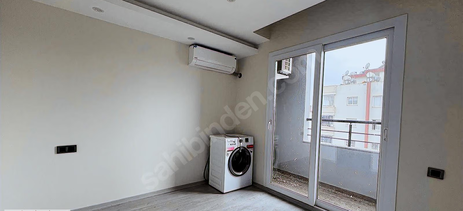 Mersin Mezitli Deniz Mahallesi 2+1 107 m² Doğalgaz Kombili Satılık Daire