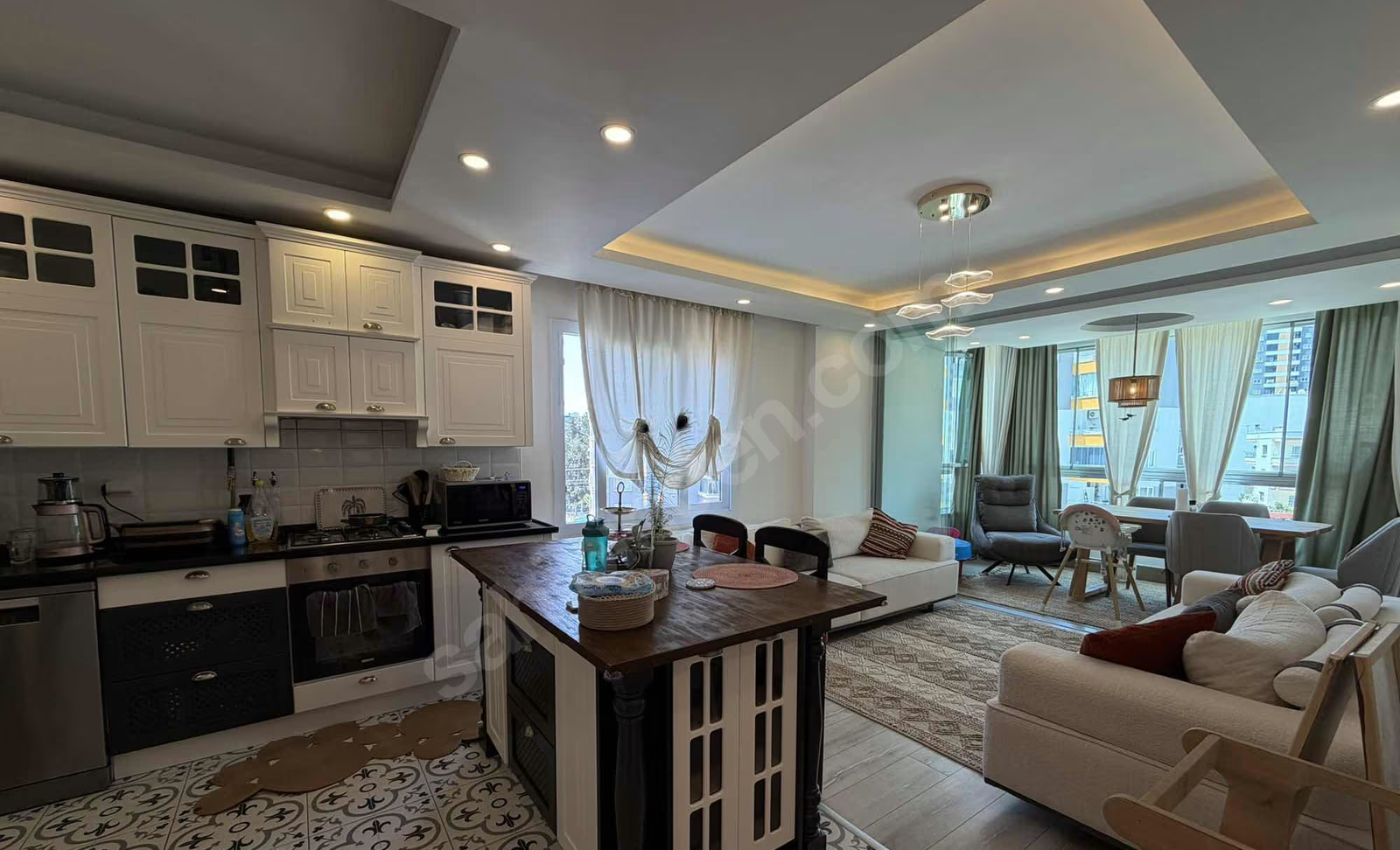 Mersin Mezitli Deniz Mahallesi 2+1 110 m² Doğalgaz Kombili Satılık Daire