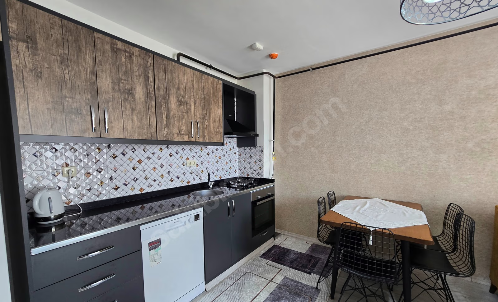 Mersin Mezitli Deniz Mahallesi 2+1 110 m² Doğalgaz Kombili Satılık Daire
