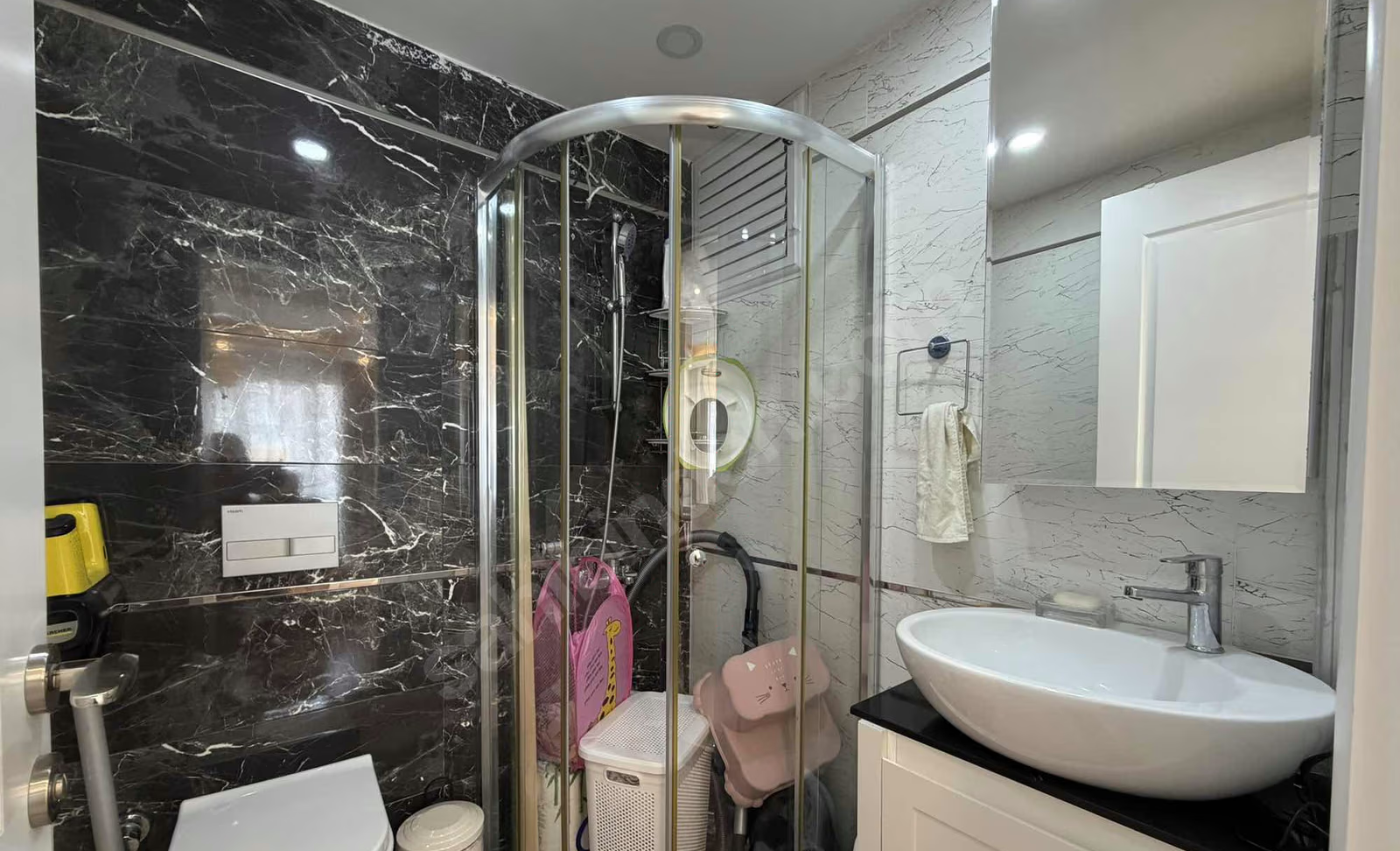 Mersin Mezitli Deniz Mahallesi 2+1 110 m² Doğalgaz Kombili Satılık Daire